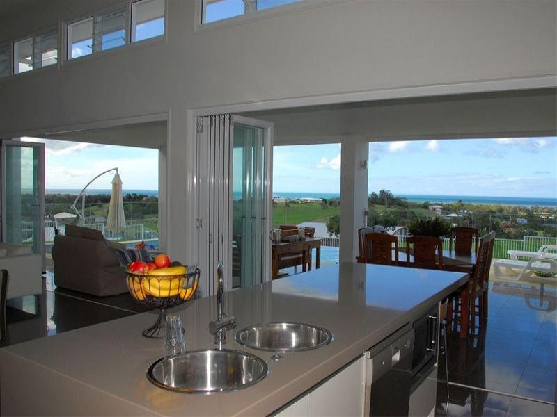 16 Manchester Court, Dundowran QLD 4655