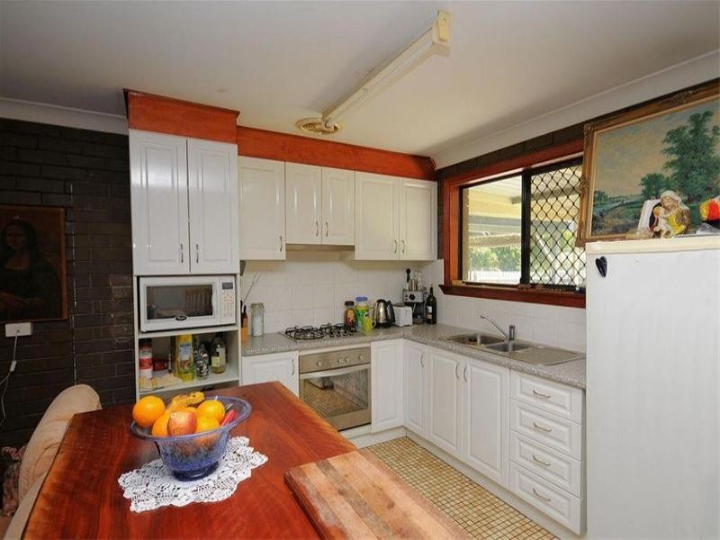 5 Jacklin Close, Point Vernon QLD 4655