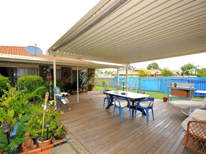 2 Meledie Avenue, Kawungan QLD 4655