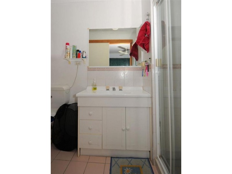 2 Meledie Avenue, Kawungan QLD 4655