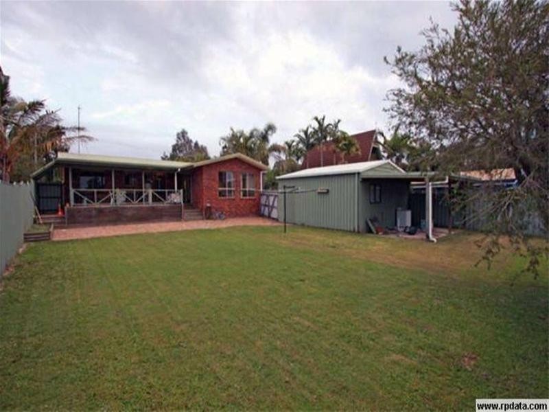 8 Bruce Street, Torquay QLD 4655