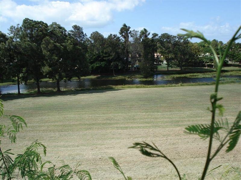 8 Bruce Street, Torquay QLD 4655