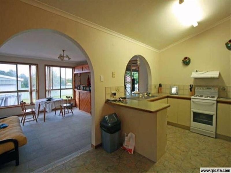 8 Bruce Street, Torquay QLD 4655