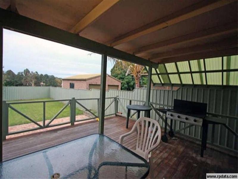 8 Bruce Street, Torquay QLD 4655