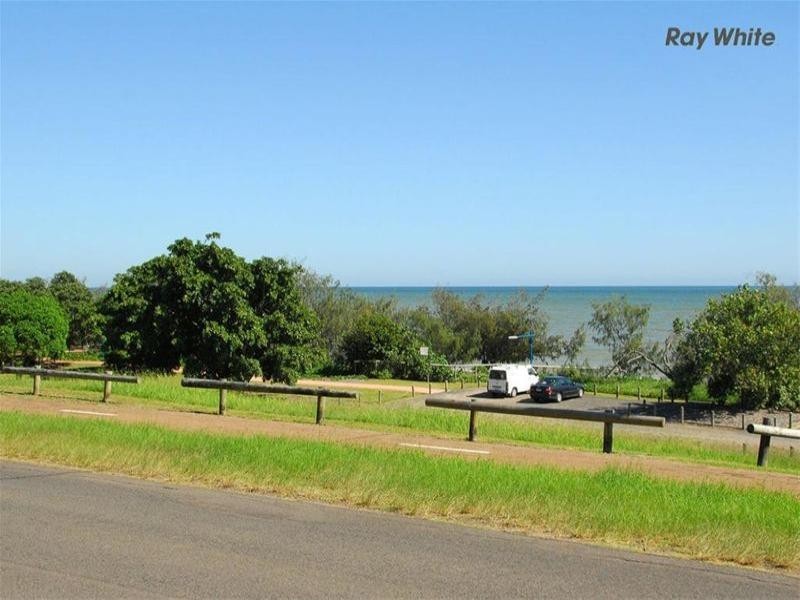 83 Esplanade, Point Vernon QLD 4655