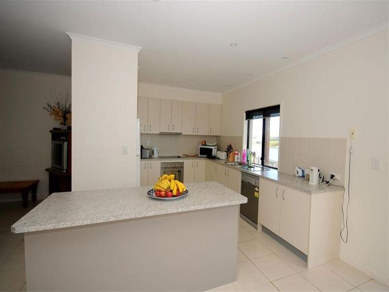 15 Lady Nelson Drive, Eli Waters QLD 4655