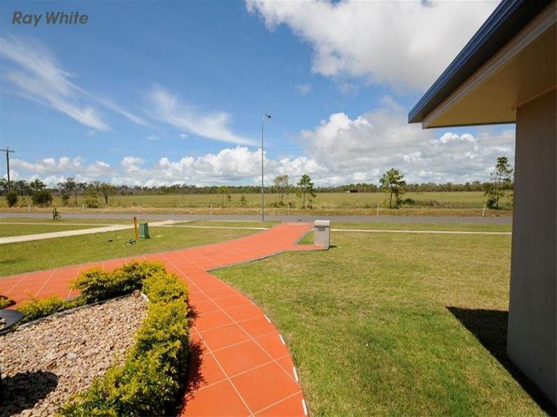 83 Martin Street, Point Vernon QLD 4655