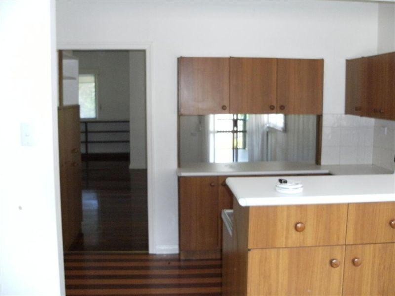 23 Helsham, Point Vernon QLD 4655