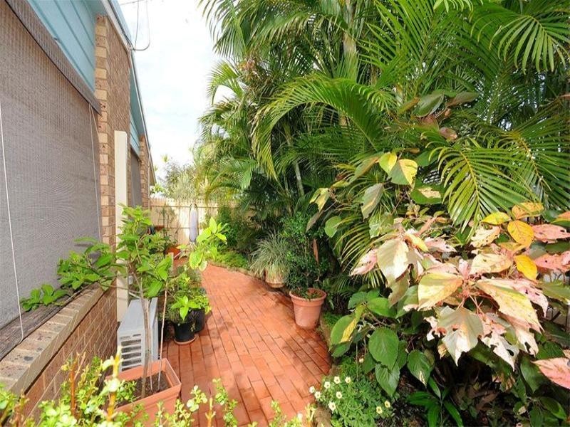 16 Preston Street, Point Vernon QLD 4655