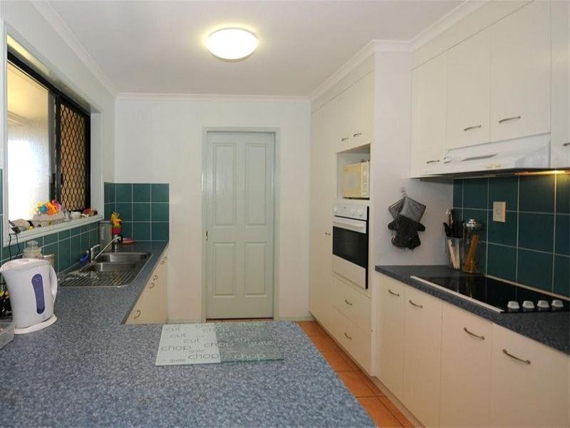 22 Archer Drive, Point Vernon QLD 4655