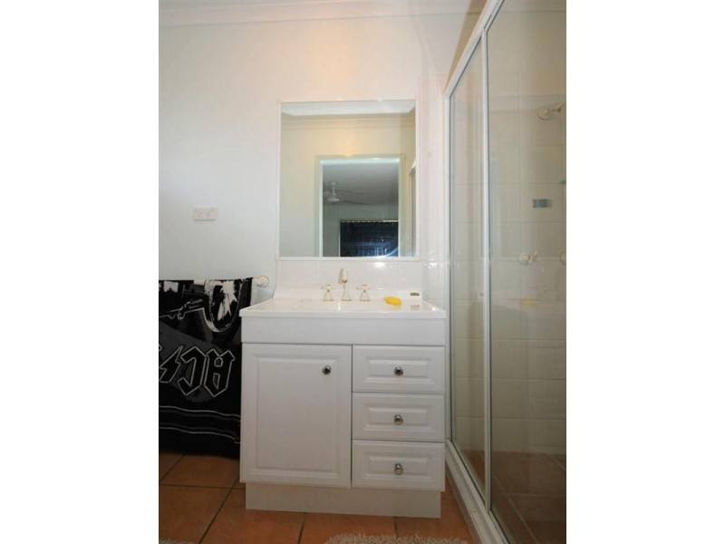 22 Archer Drive, Point Vernon QLD 4655