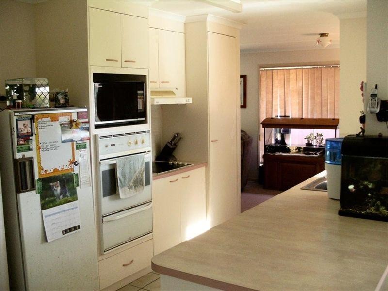 1 King Edward, Urangan QLD 4655