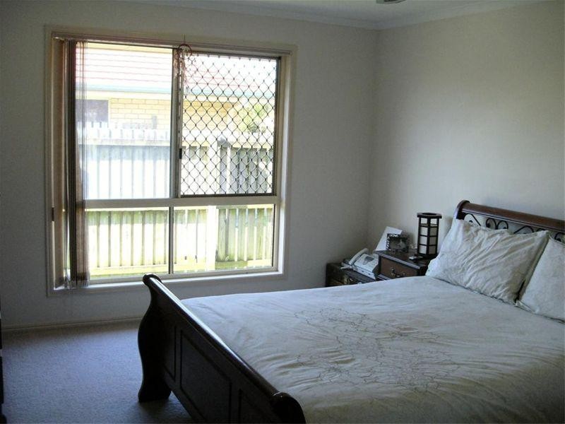 1 King Edward, Urangan QLD 4655