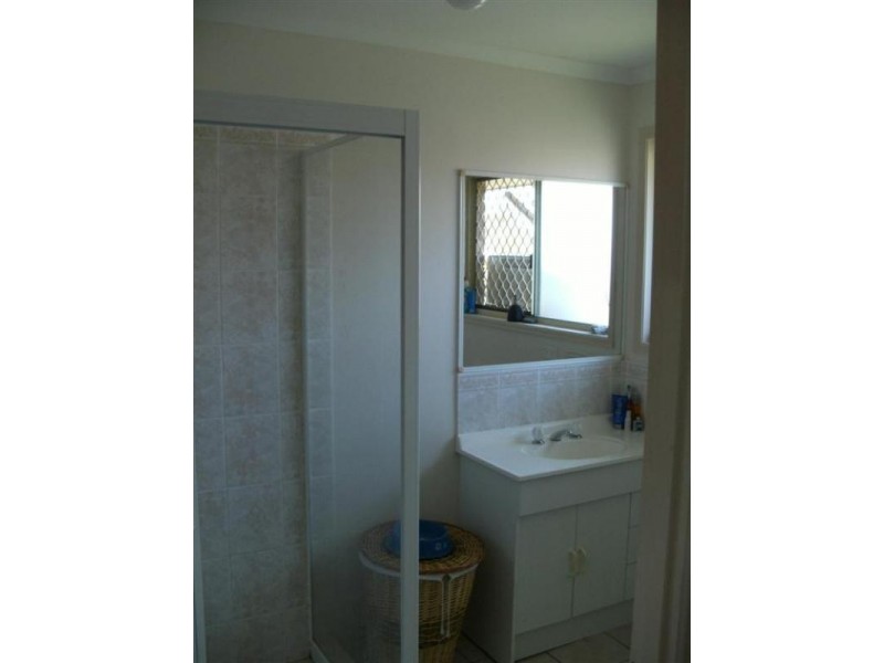 1 King Edward, Urangan QLD 4655