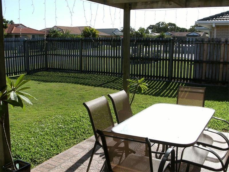 1 King Edward, Urangan QLD 4655