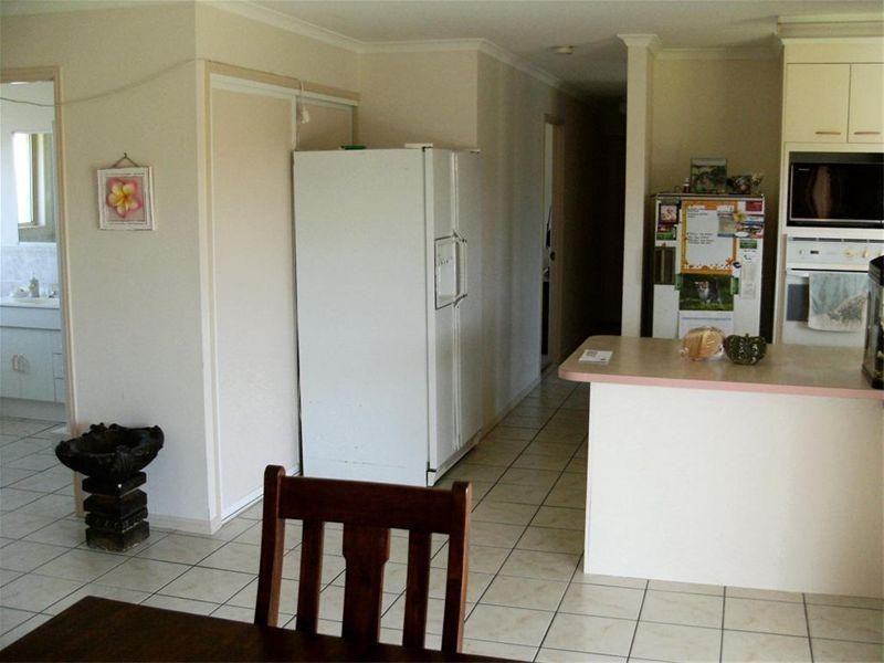 1 King Edward, Urangan QLD 4655