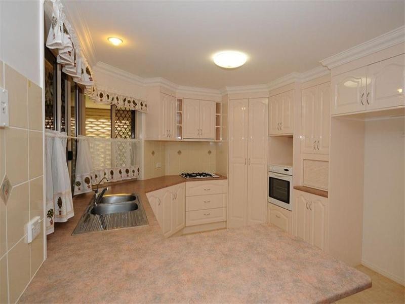 6 Durham Court, Kawungan QLD 4655