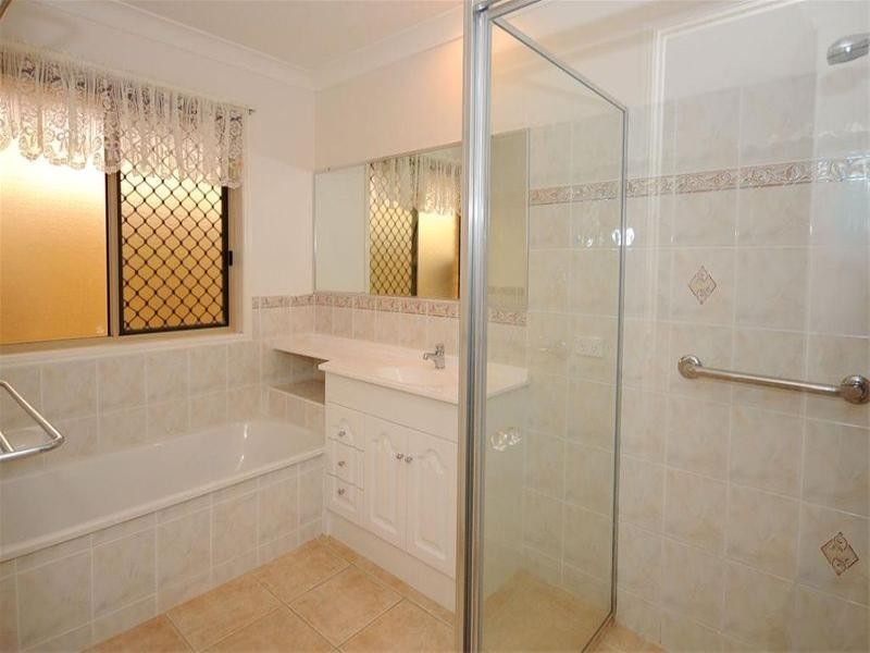 6 Durham Court, Kawungan QLD 4655