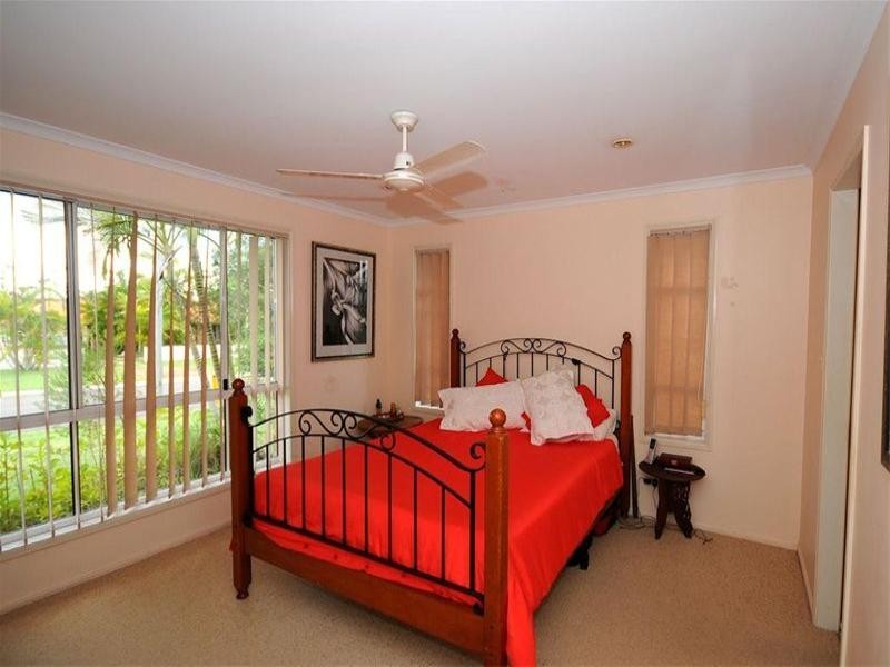 38 Victoria Street, Point Vernon QLD 4655