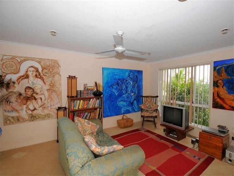 38 Victoria Street, Point Vernon QLD 4655