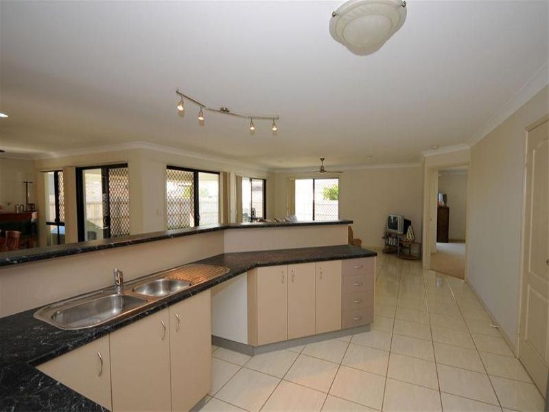 5 Stringybark, Urangan QLD 4655