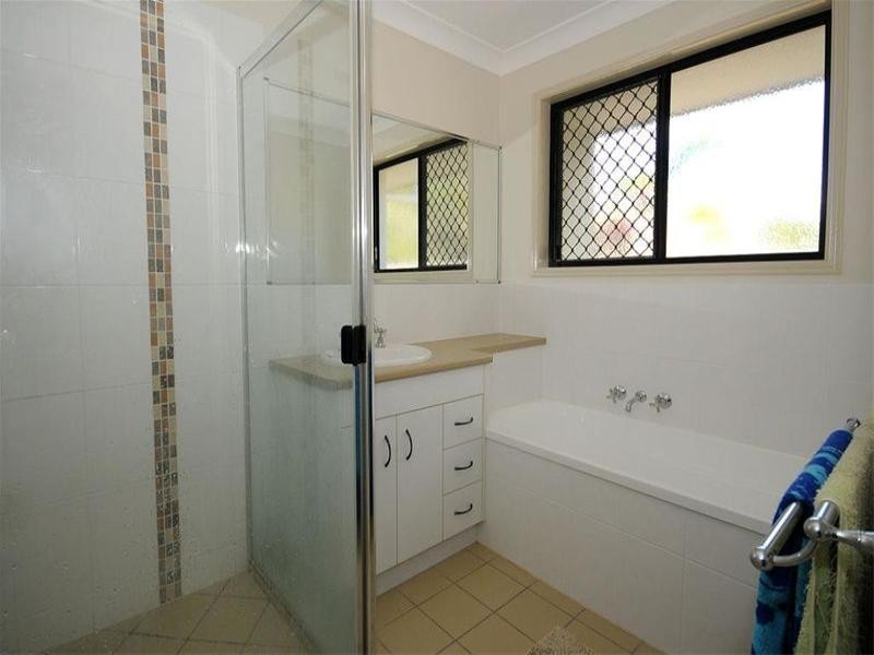 5 Stringybark, Urangan QLD 4655