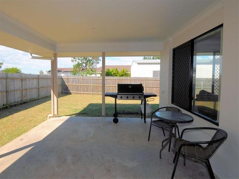 5 Stringybark, Urangan QLD 4655