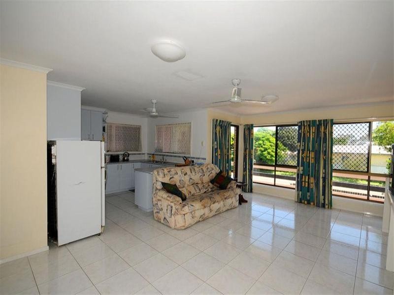 39 Truro Street, Torquay QLD 4655
