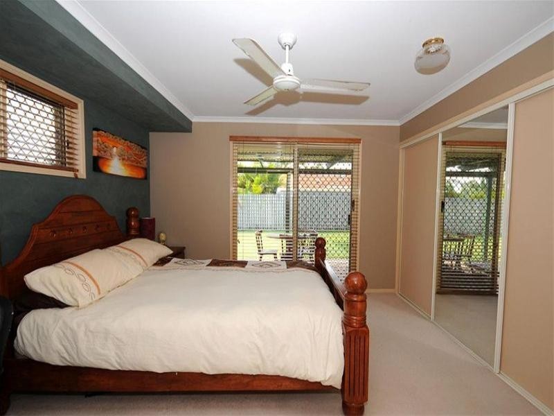 24 Bowerbird Avenue, Eli Waters QLD 4655