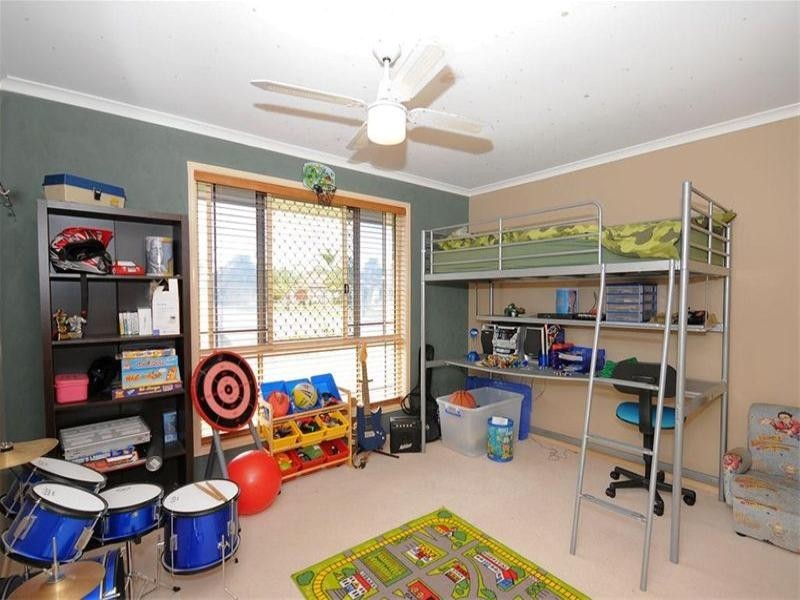 24 Bowerbird Avenue, Eli Waters QLD 4655