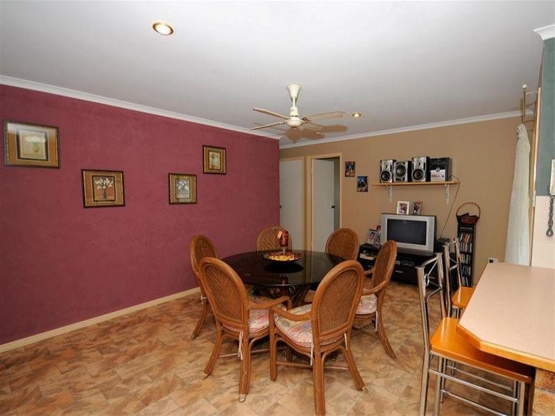 24 Bowerbird Avenue, Eli Waters QLD 4655