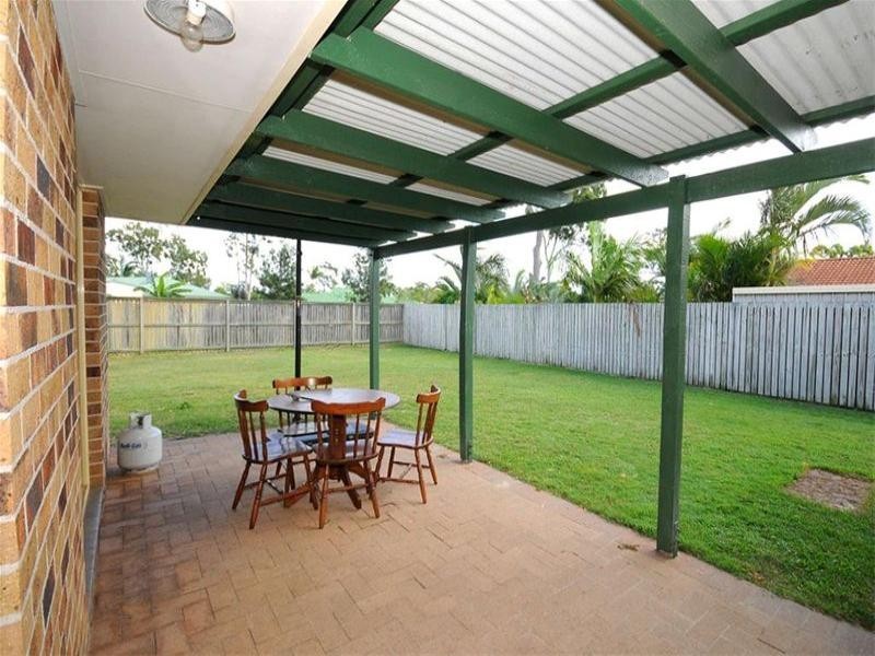 24 Bowerbird Avenue, Eli Waters QLD 4655