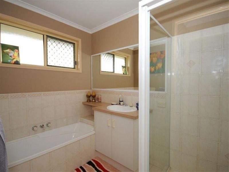 24 Bowerbird Avenue, Eli Waters QLD 4655