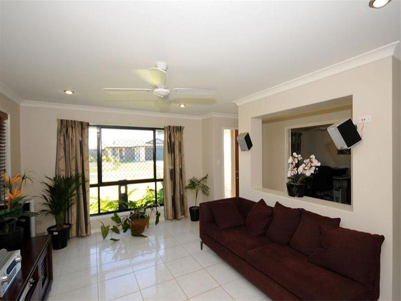 10 Yarrilee Circuit, Dundowran QLD 4655