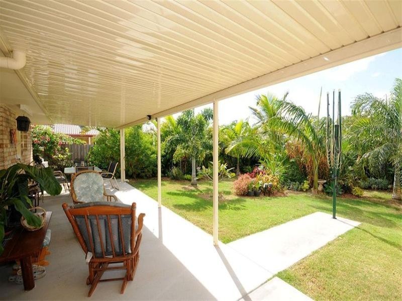 14 Moonstone Drive, Urangan QLD 4655