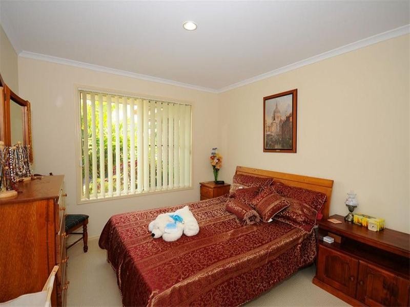 14 Moonstone Drive, Urangan QLD 4655