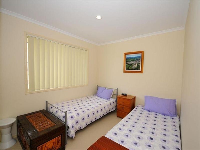 14 Moonstone Drive, Urangan QLD 4655