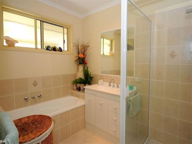 14 Moonstone Drive, Urangan QLD 4655