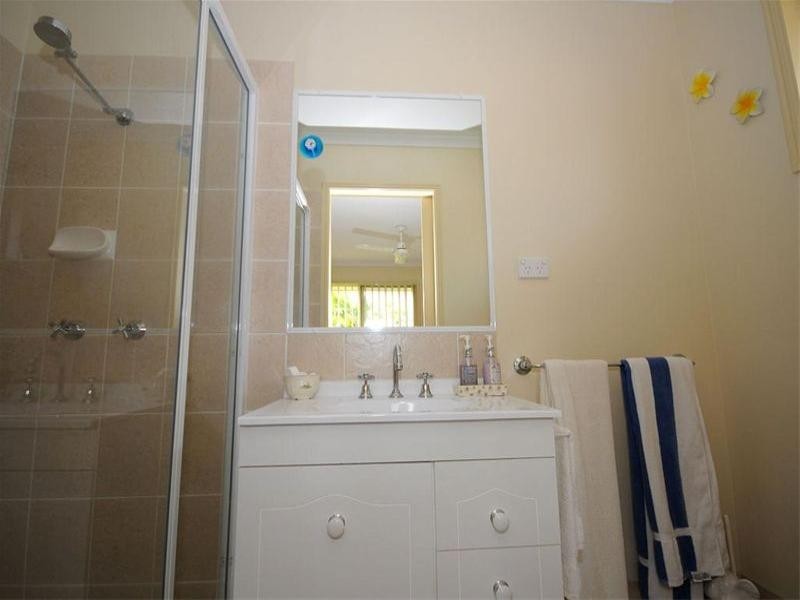 14 Moonstone Drive, Urangan QLD 4655