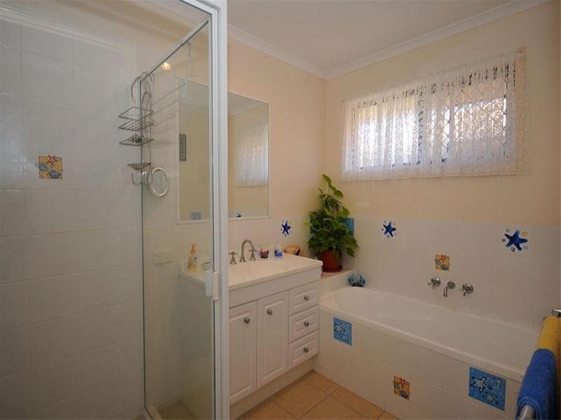 20 Kestrel Court, Eli Waters QLD 4655