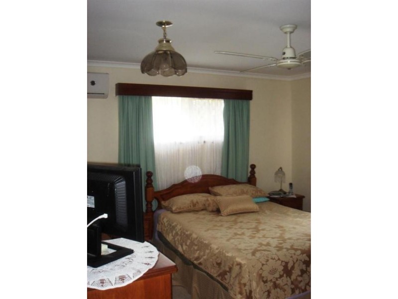 2/5 Totness Street, Scarness QLD 4655