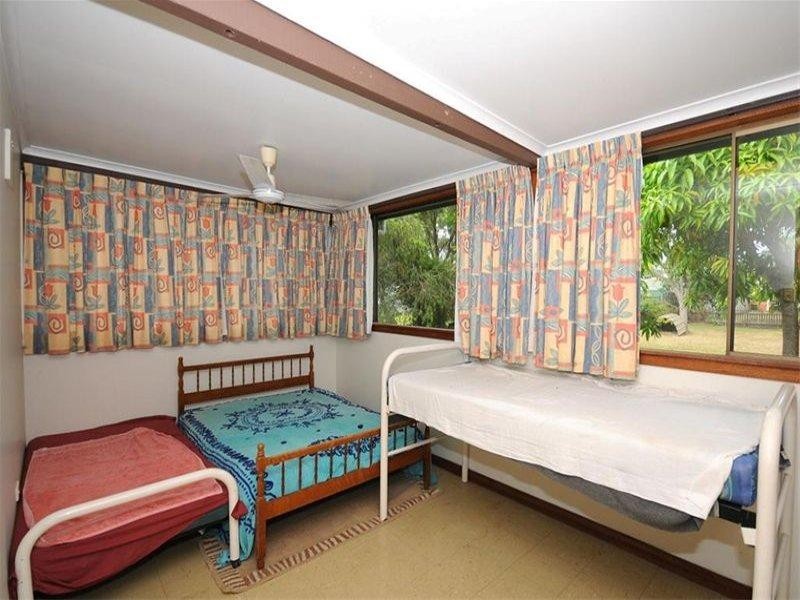 50 Esplanade, Point Vernon QLD 4655