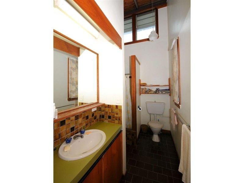 50 Esplanade, Point Vernon QLD 4655