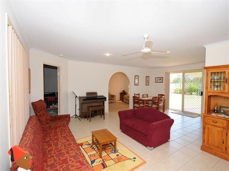 19 Kestrel Court, Eli Waters QLD 4655