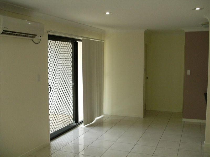 8/654 Charlton Esplanade, Urangan QLD 4655