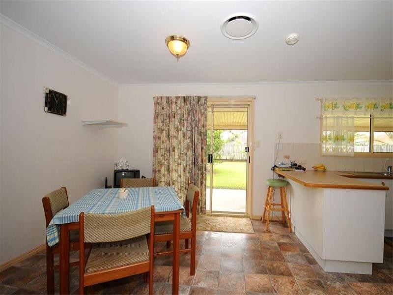 43 Bowerbird Avenue, Eli Waters QLD 4655