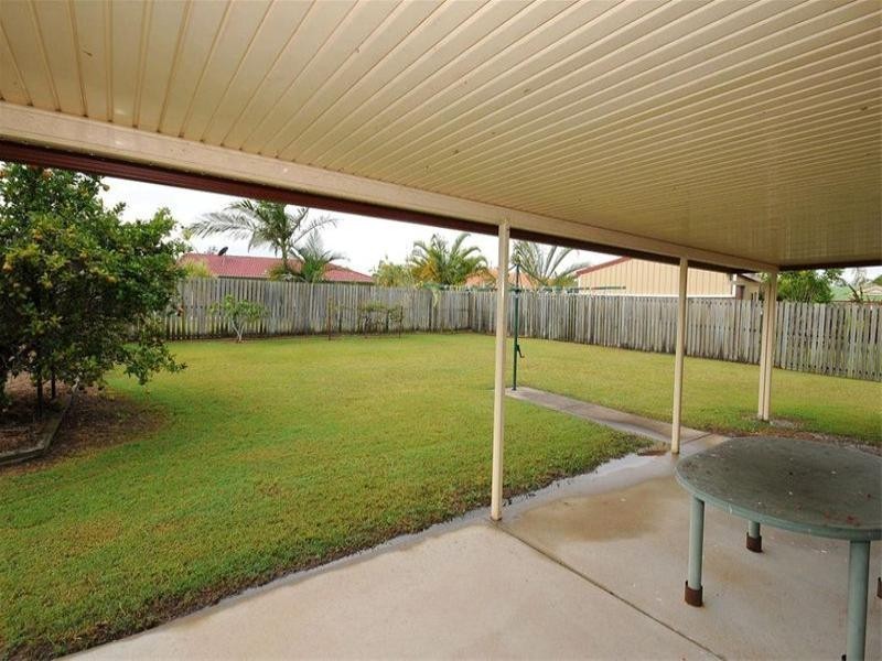 43 Bowerbird Avenue, Eli Waters QLD 4655