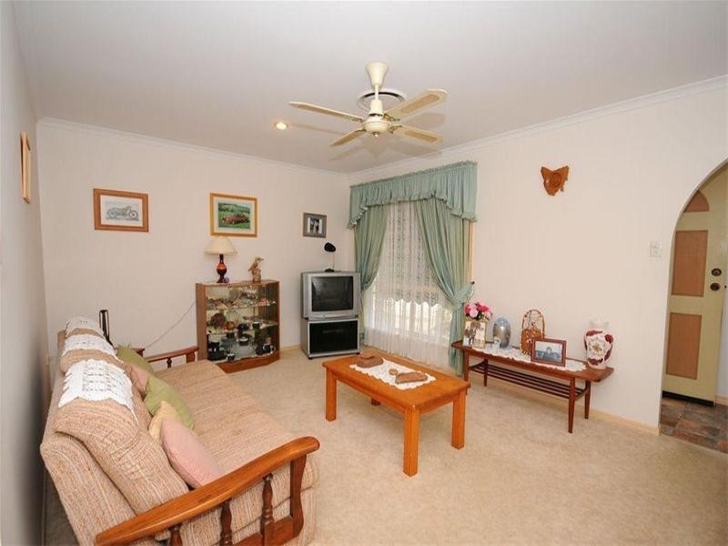 43 Bowerbird Avenue, Eli Waters QLD 4655