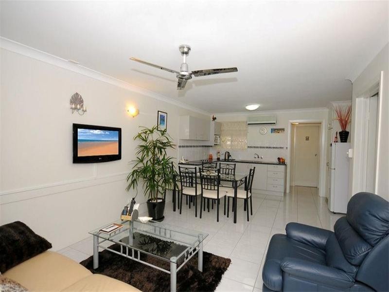 9/477 Esplanade, Torquay QLD 4655