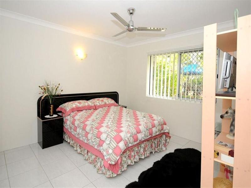 9/477 Esplanade, Torquay QLD 4655